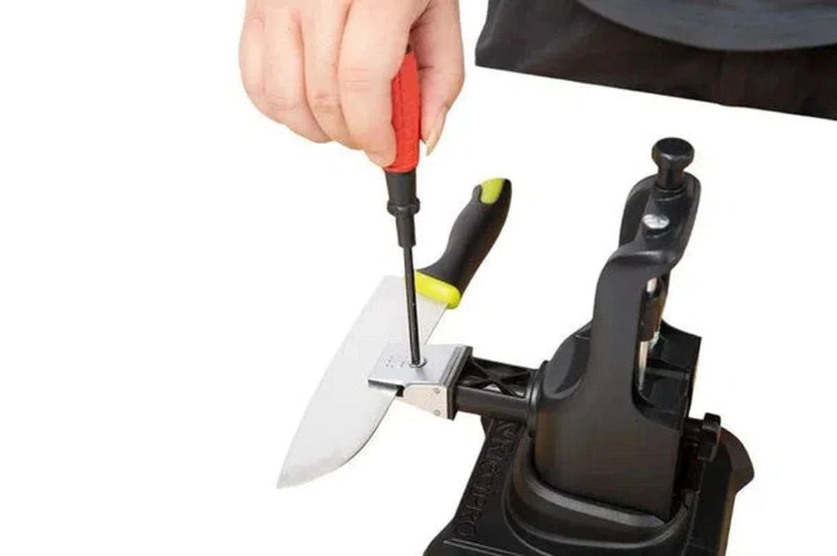 Messerschärfer – System mit festem Winkel, Diamantsteinen, Schleifsteinen und Politur