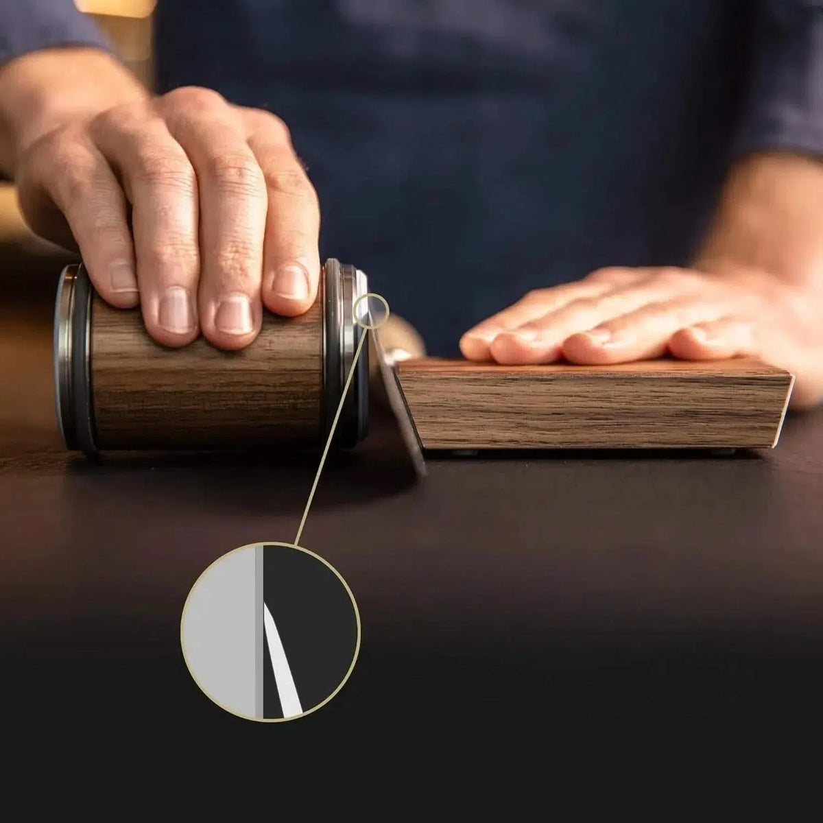 Rollenmesserschärfer aus Holz